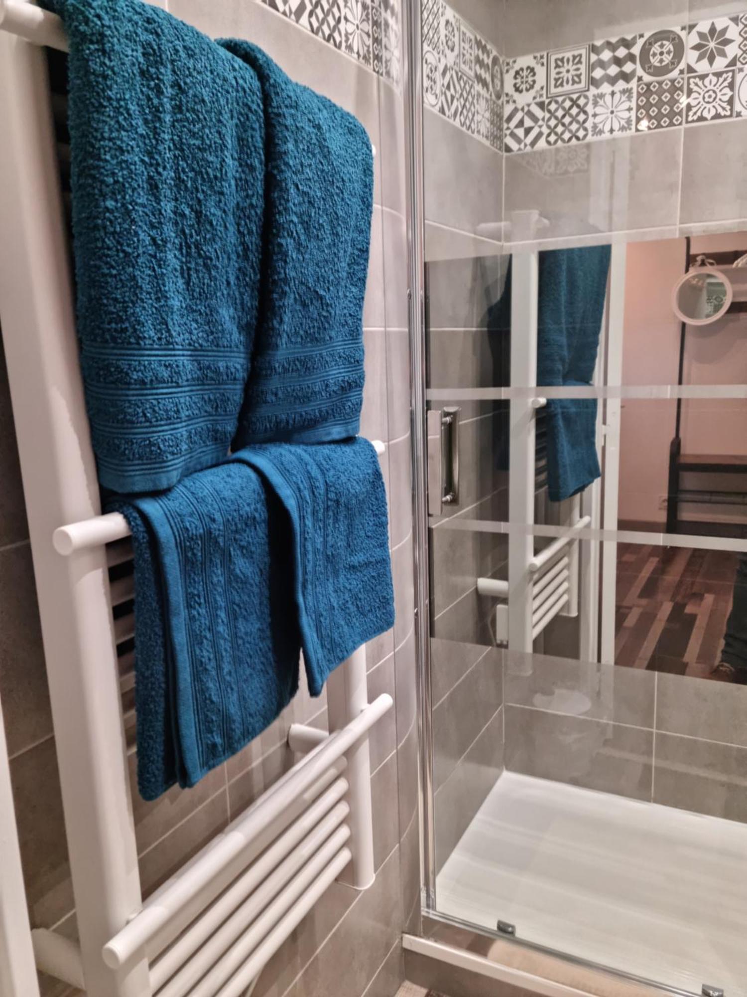 Superbe T2 Tout Confort 3 Etoiles, Entierement Renove Avec Piscine, Parking, Clim, Wifi, Netflix La Grande Motte Exterior photo
